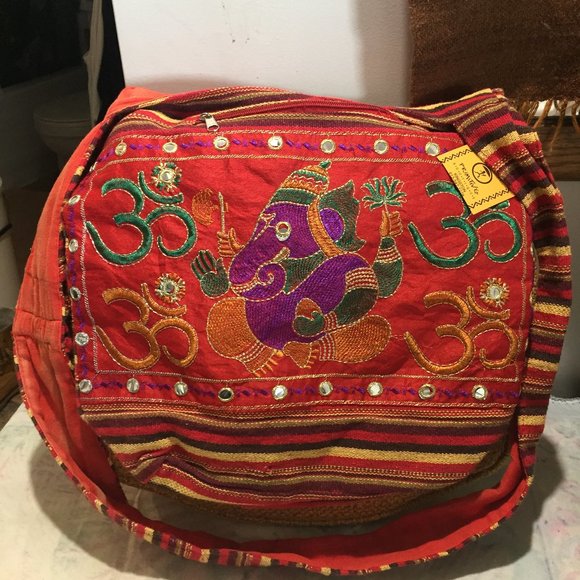 LIGHTWEIGHT EMBROIDERED HIPPIE BAGS - Picture 1 of 5